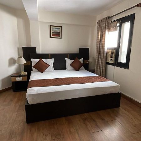 8Fold-Pinecrest By Larisa, Bhimtal Hotel Kültér fotó