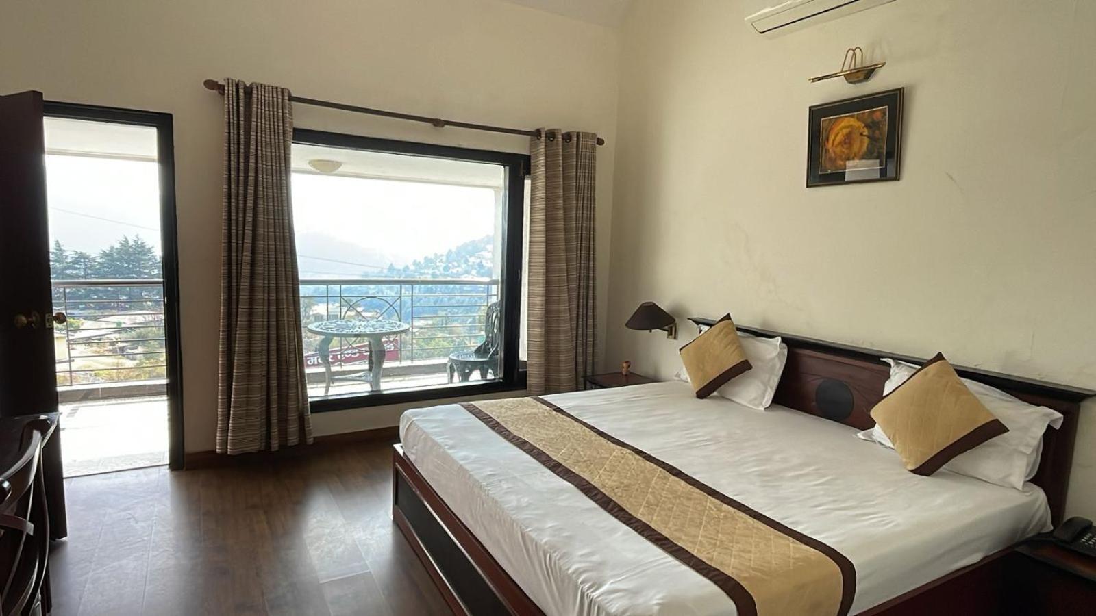 8Fold-Pinecrest By Larisa, Bhimtal Hotel Kültér fotó