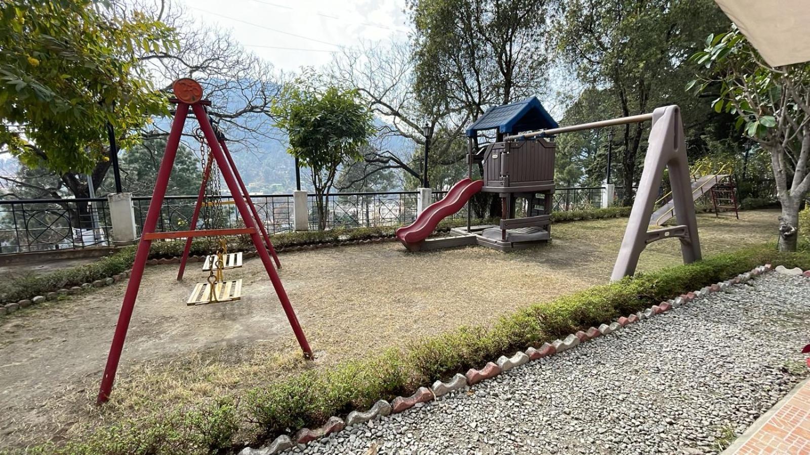 8Fold-Pinecrest By Larisa, Bhimtal Hotel Kültér fotó