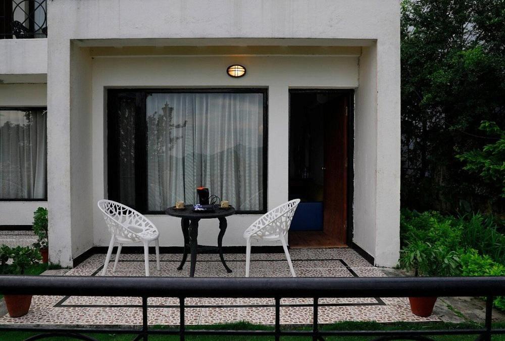 8Fold-Pinecrest By Larisa, Bhimtal Hotel Kültér fotó